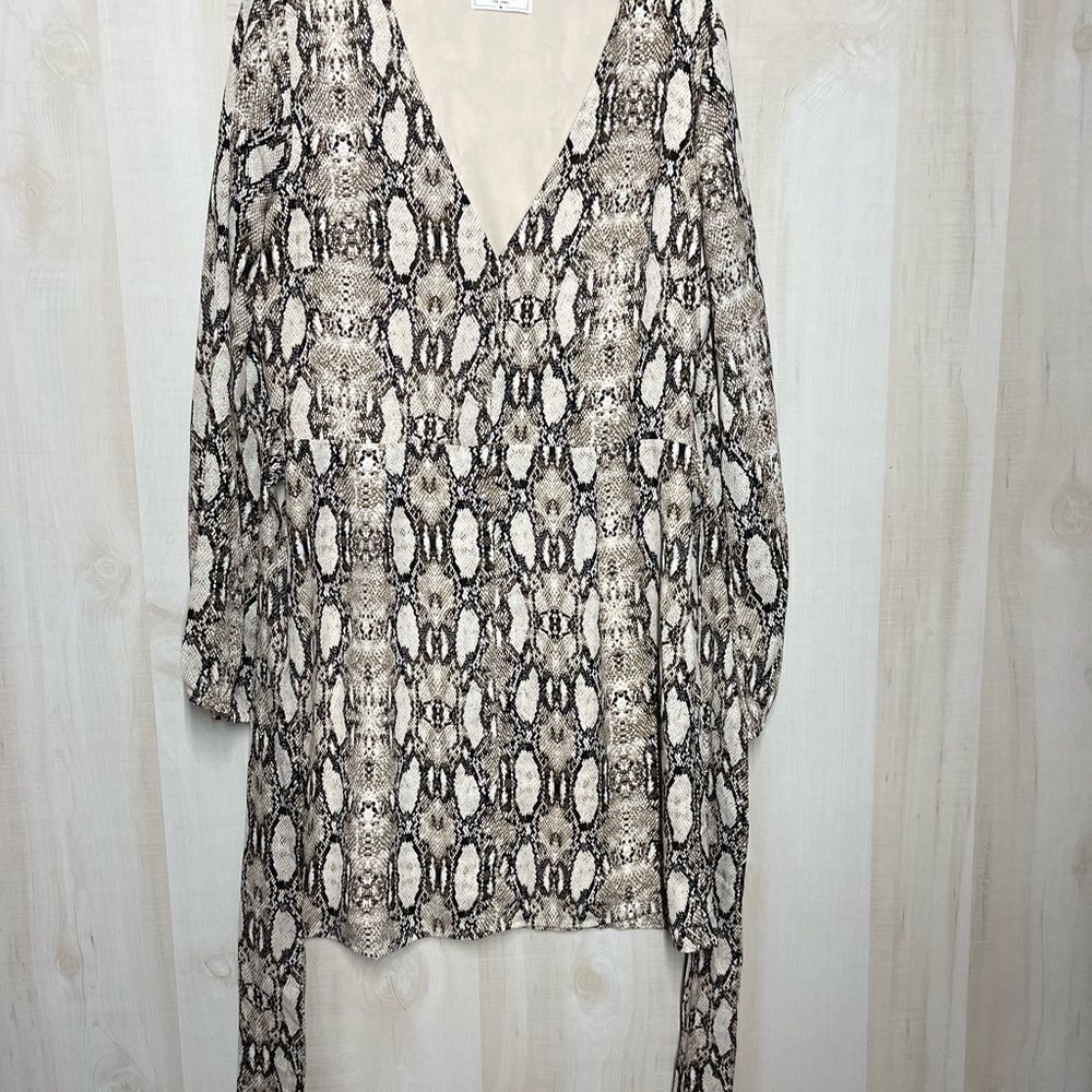 Sage the label snake skin print mini v-neck dress, size medium - Picture 3 of 13